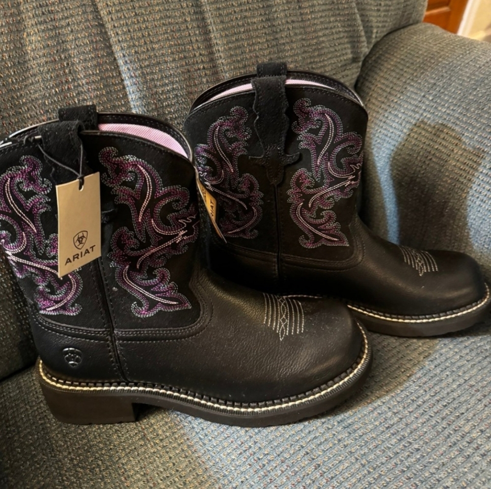 Ariat boots size 9
